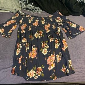 Women’s blouse size medium. Off shoulder